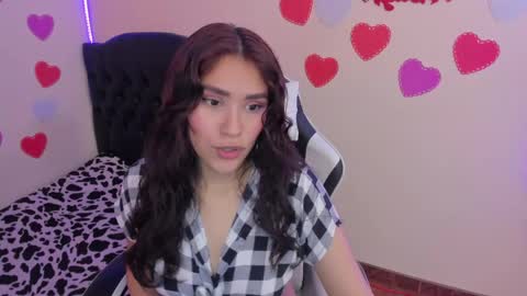 Snapshot of caelisse_cb chatting on April 2026 04:15:01 PM caelisse_cb online show from April 2026 04:15:01 PM