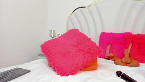 Cahitlin  online show from February 2025 10:09:01 AM