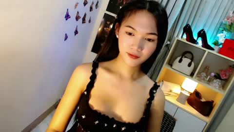 Snapshot of caitlin_x chatting on April 2026 11:46:02 AM caitlin online show from April 2026 11:46:02 AM