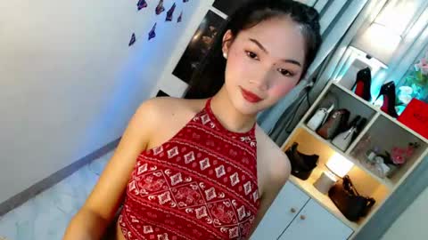 Snapshot of caitlin_x chatting on May 2026 11:33:02 PM caitlin online show from May 2026 11:33:02 PM