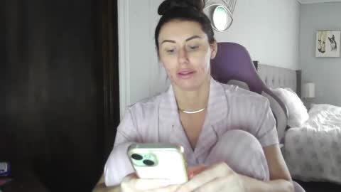Snapshot of calicambri chatting on February 2025 04:58:01 PM The Cali Cambri online show from February 2025 04:58:01 PM
