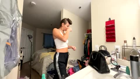 Snapshot of calicambri chatting on September 2025 09:53:02 PM The Cali Cambri online show from September 2025 09:53:02 PM
