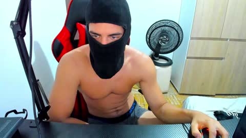 calihotcaliente27 online show from February 2025 01:33:01 PM