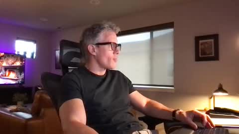 calirsedmo online show from December 2025 07:18:01 PM