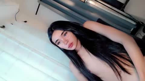 Snapshot of call_me_nina chatting on June 2026 06:52:02 AM call_me_nina online show from June 2026 06:52:02 AM