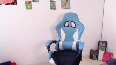 Snapshot of callmebluee chatting on May 2026 05:40:01 PM callmebluee online show from May 2026 05:40:01 PM