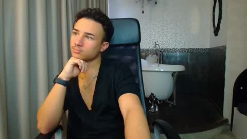 Snapshot of callumpike chatting on November 2025 11:55:02 AM CallumPike online show from November 2025 11:55:02 AM