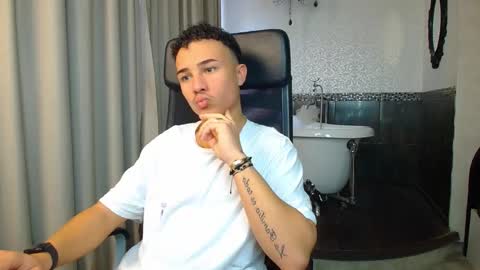 Snapshot of callumpike chatting on November 2025 09:53:01 AM CallumPike online show from November 2025 09:53:01 AM