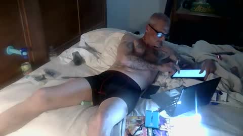 Snapshot of calredding75 chatting on November 2025 07:46:02 AM calredding75 online show from November 2025 07:46:02 AM