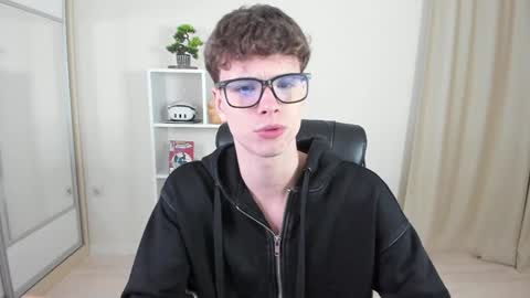 Hey I am Calvin  online show from January 2025 07:08:01 PM