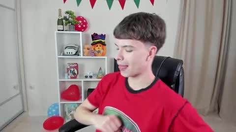 Hey I am Calvin  online show from March 2025 07:10:02 PM