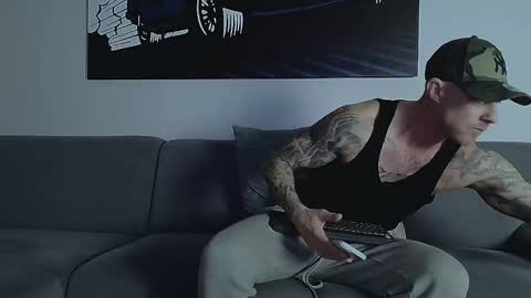 Calvin  online show from November 2025 11:48:02 PM