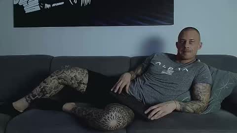 Calvin  online show from November 2025 12:24:02 AM