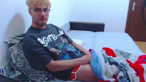 Snapshot of calvinjohnlad chatting on January 2025 08:29:01 PM Calvinjohnlad online show from January 2025 08:29:01 PM