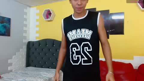 cam_sexyboy online show from October 2025 01:03:02 PM