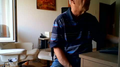 Snapshot of camcologne chatting on May 2026 09:07:01 AM camcologne online show from May 2026 09:07:01 AM