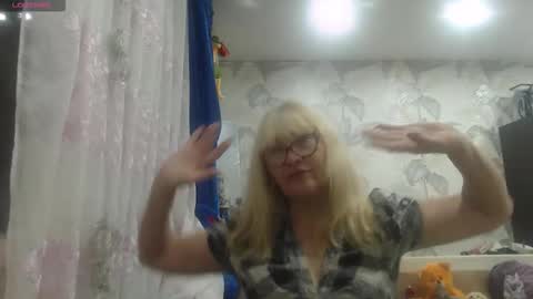CamDiva1 online show from December 2025 02:43:02 AM