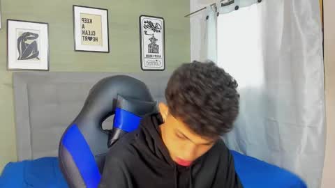 Snapshot of cameron_lux4 chatting on February 2026 01:05:02 PM CAMERON online show from February 2026 01:05:02 PM