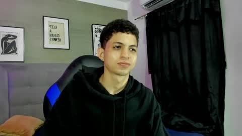 Snapshot of cameron_lux4 chatting on April 2026 03:17:01 AM CAMERON online show from April 2026 03:17:01 AM