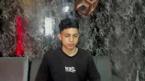 Snapshot of cameron_lux4 chatting on May 2026 03:33:01 AM CAMERON online show from May 2026 03:33:01 AM
