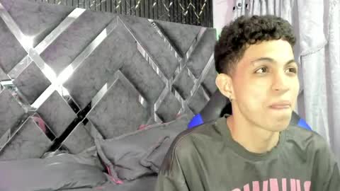 Snapshot of cameron_lux4 chatting on May 2026 03:45:02 AM CAMERON online show from May 2026 03:45:02 AM