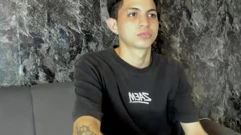 Snapshot of cameron_lux4 chatting on May 2026 03:35:02 AM CAMERON online show from May 2026 03:35:02 AM