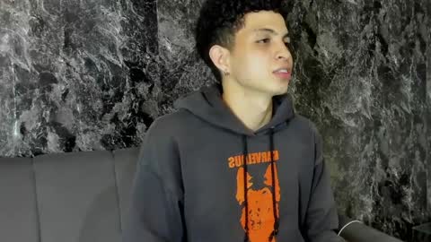 Snapshot of cameron_lux4 chatting on May 2026 03:45:02 AM CAMERON online show from May 2026 03:45:02 AM