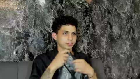 Snapshot of cameron_lux4 chatting on May 2026 03:35:01 AM CAMERON online show from May 2026 03:35:01 AM