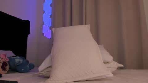 Cameron online show from November 2025 02:10:02 AM