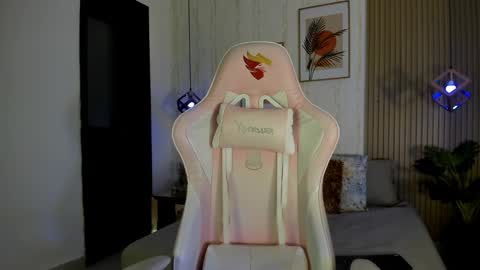 Cameron  online show from November 2025 07:52:02 PM