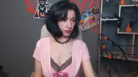 Cameronenns online show from November 2025 07:33:02 AM