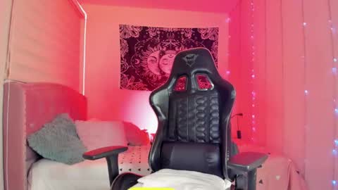 camila online show from November 2025 03:38:01 AM