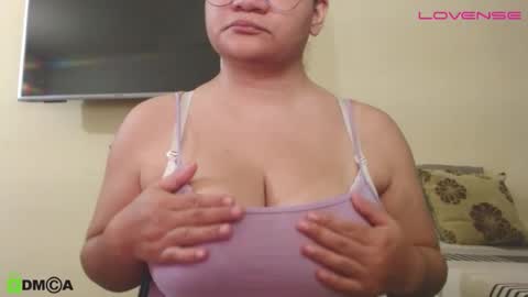 Camila  online show from October 2025 12:26:02 PM