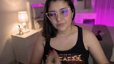 Camila buitrago online show from December 2024 01:18:02 AM