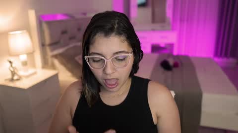 Camila buitrago online show from December 2024 01:48:01 AM