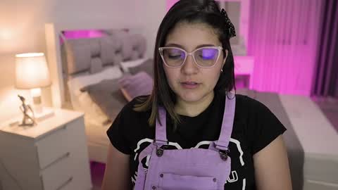 Camila buitrago online show from January 2025 12:06:01 AM