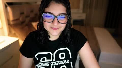 Camila buitrago online show from November 2025 12:32:01 AM