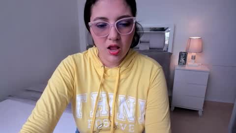 Camila buitrago online show from March 2026 09:18:02 PM