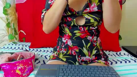 Snapshot of camila_collins7 chatting on October 2025 12:37:02 PM camila_collins7 online show from October 2025 12:37:02 PM