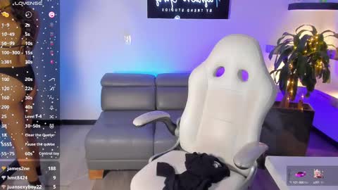 Snapshot of camila_harperr chatting on February 2025 04:54:02 AM C A M I L A online show from February 2025 04:54:02 AM