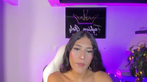 Snapshot of camila_harperr chatting on February 2025 04:35:01 AM C A M I L A online show from February 2025 04:35:01 AM