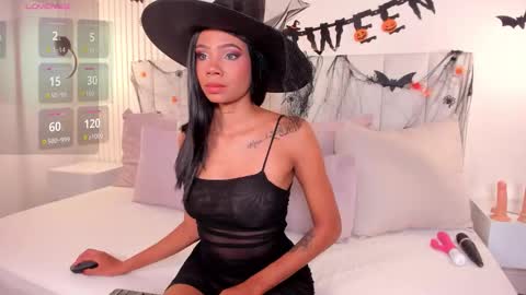 Camila  online show from October 2025 11:44:01 AM