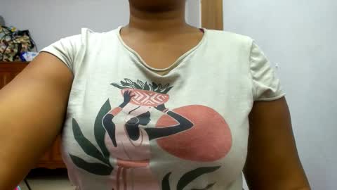 Camila online show from October 2025 03:35:01 AM