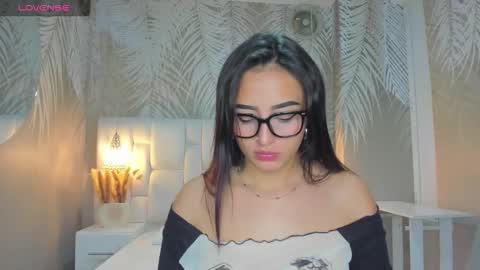 Camila  online show from December 2025 03:02:02 AM