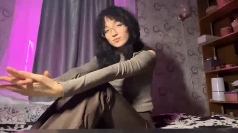 Snapshot of camilaligons chatting on November 2025 03:47:01 PM Reily online show from November 2025 03:47:01 PM