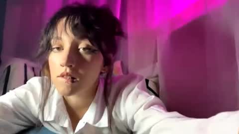 Snapshot of camilaligons chatting on December 2025 03:54:01 PM Reily online show from December 2025 03:54:01 PM