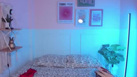 Camila  online show from September 2025 11:45:01 AM