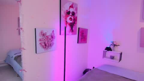 Camila  online show from February 2026 06:19:02 AM