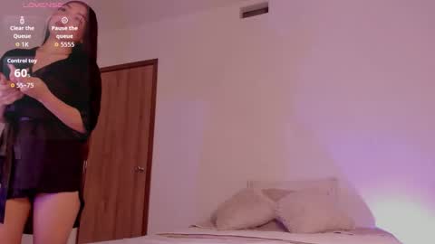 Camile online show from October 2025 06:54:01 AM