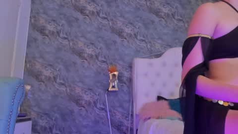 C A M I L L E N    Help me get to the top online show from January 2025 01:45:01 AM